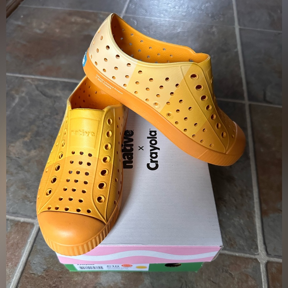 Crayola Native Shoes Unisex Child - Jefferson - Size C10 - New With Box - Yellow